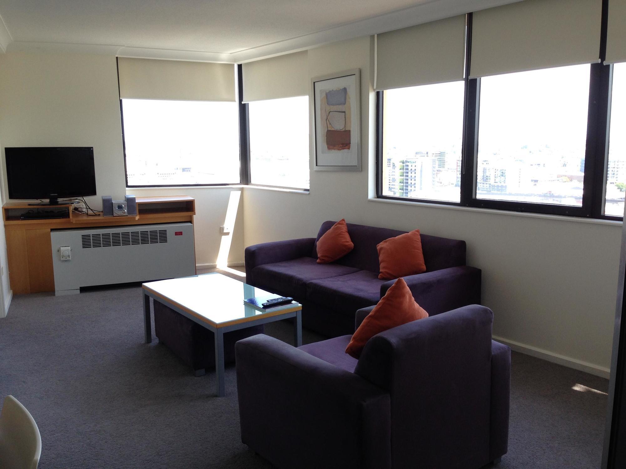 Aparthotel Park Regis North Quay 4*